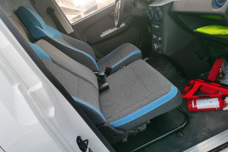 Used Foton Intelligent Blue Elf E7 2024 Facelifted All-Electric Van Flat Roof 2 Seats Evey Lithium Energy 41.86 kWh Right Front Seat