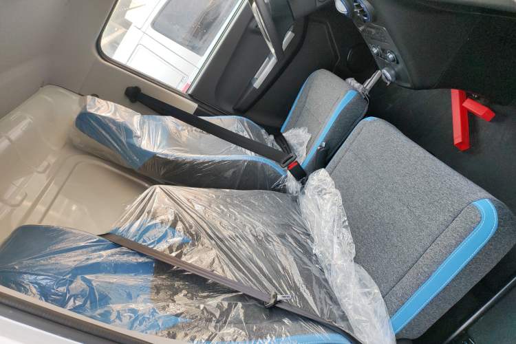 Used Foton Intelligent Blue Elf E7 2024 Facelifted All-Electric Van Flat Roof 2 Seats Evey Lithium Energy 41.86 kWh Right Front Seat