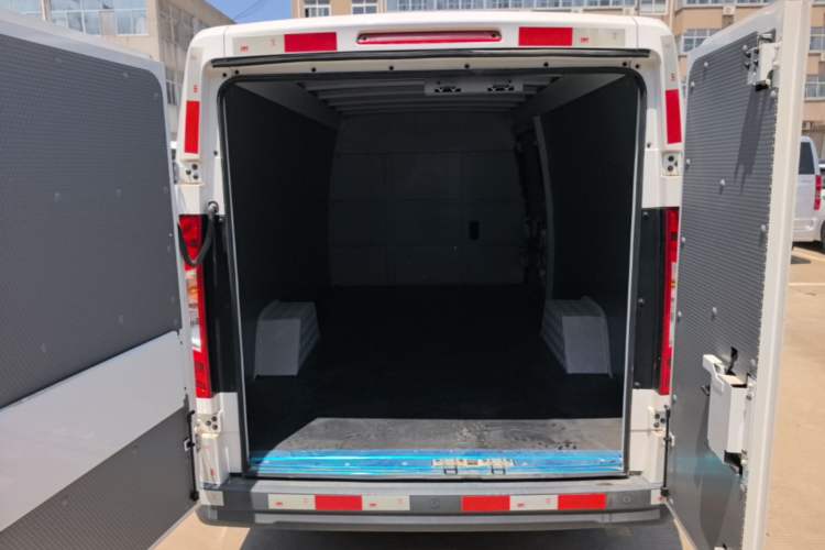 Used Foton Intelligent Blue Elf E7 2024 Facelifted All-Electric Van Flat Roof 2 Seats CATL 38.64 kWh Trunk