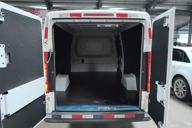 Used Foton Intelligent Blue Elf E7 2024 Facelifted All-Electric Van Flat Roof 2 Seats Evey Lithium Energy 41.86 kWh Trunk