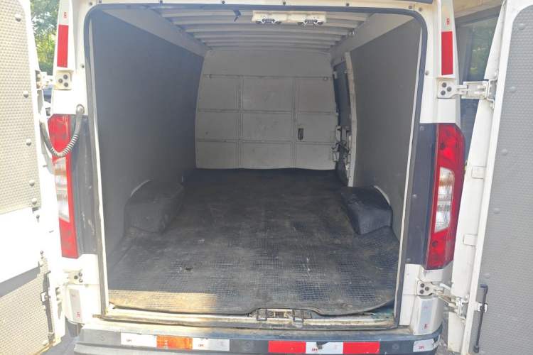 Used Foton Intelligent Blue Elf E7 2024 All-Electric Van Flat Roof 2 Seats CATL 46.36 kWh Trunk