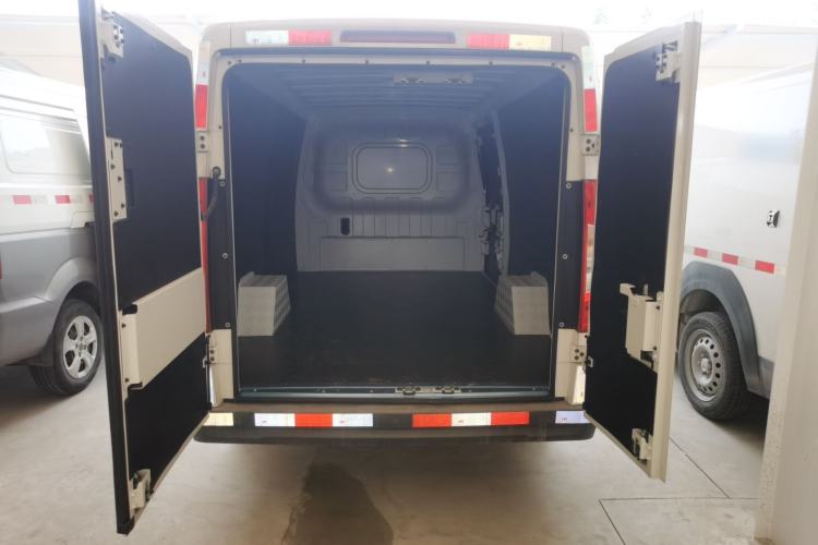 Used Foton Intelligent Blue Elf E7 2024 All-Electric Van Flat Roof 2 Seats EVE Energy 41.86 kWh Trunk
