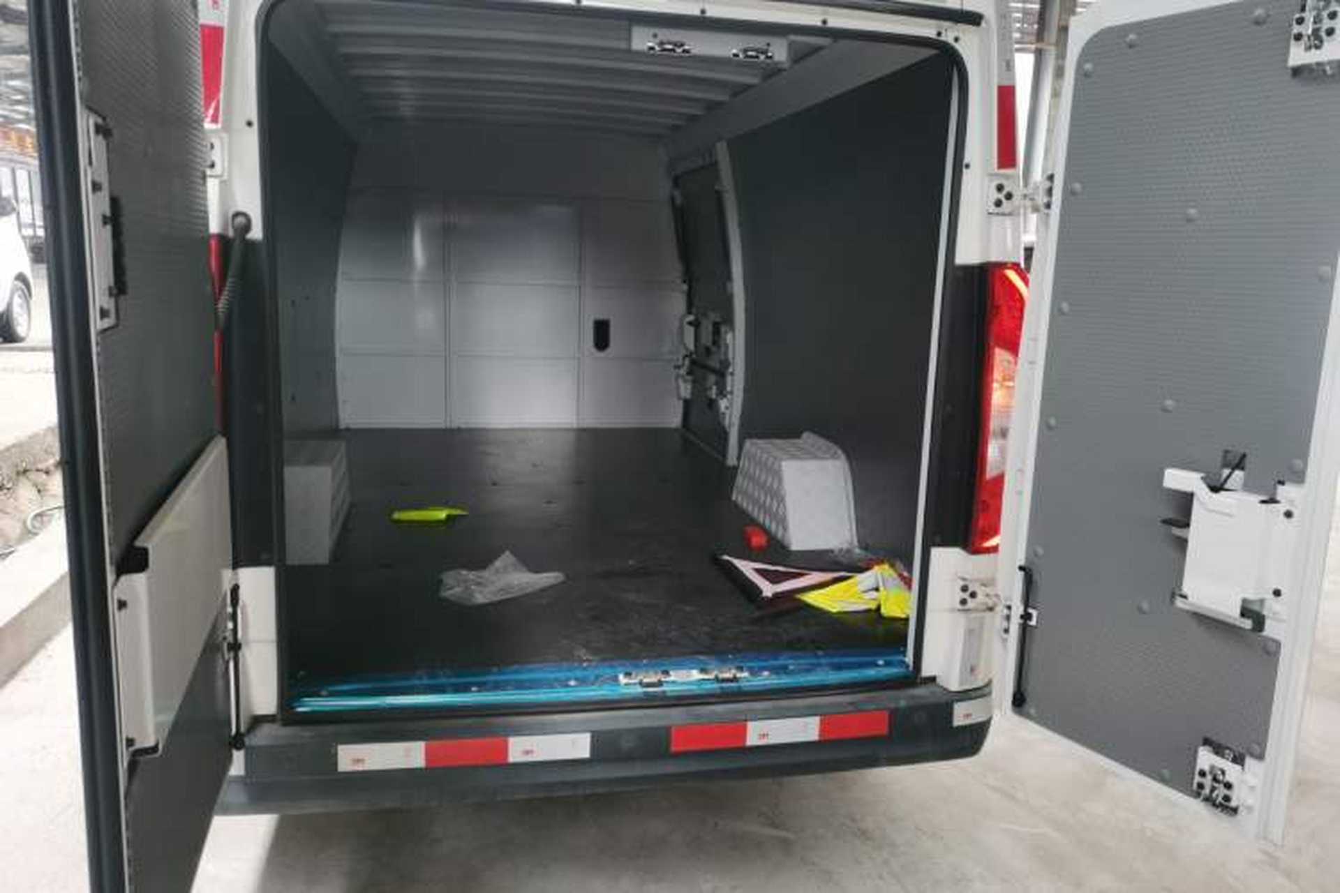 Used Foton Intelligent Blue Elf E7 2024 All-Electric Van Flat Roof 2 Seats CATL 46.36 kWh Trunk