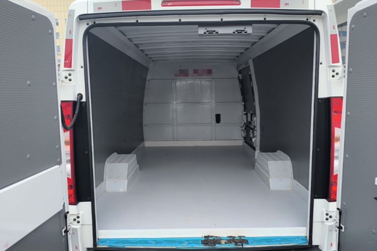 Used Foton Intelligent Blue Elf E7 2024 All-Electric Van Flat Roof 2 Seats CATL 46.36 kWh Trunk