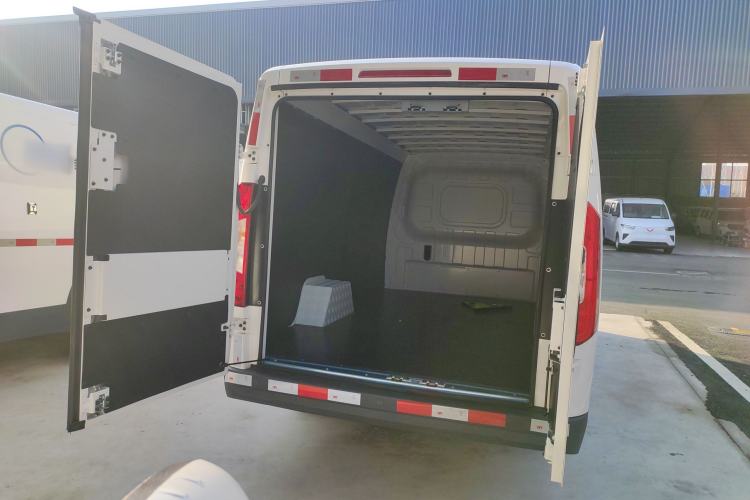 Used Foton Intelligent Blue Elf E7 2024 Facelifted All-Electric Van Flat Roof 2 Seats Evey Lithium Energy 41.86 kWh Trunk