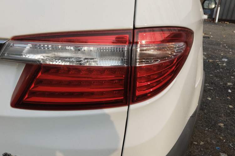 Used Foton Jiatu GT 2018 1.4T Automatic Elite Model Exterior 6