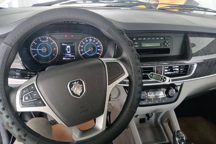 Used Foton Jiatu im6 2017 1.5L Zhiyue Model Center Console