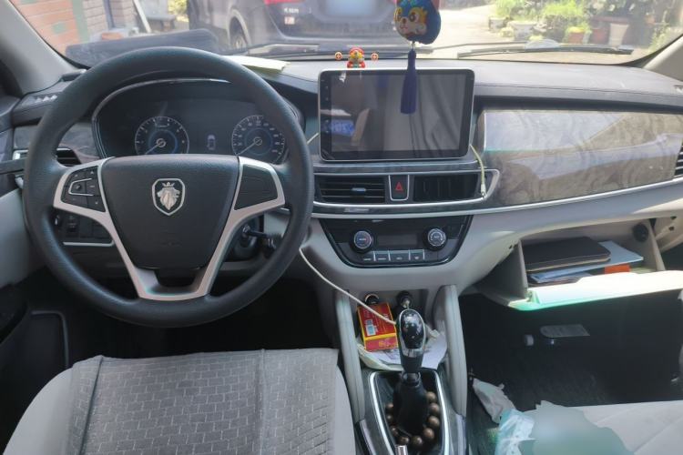 Used Foton Jiatu im6 2017 1.5L Zhiyue Model Center Console