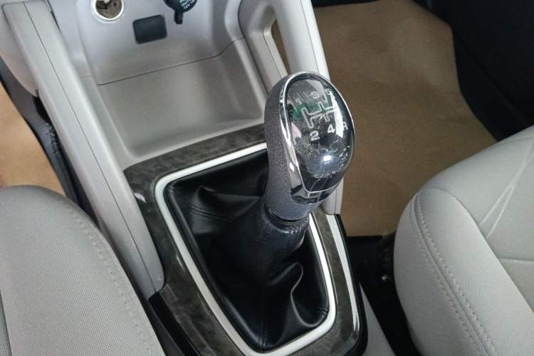 Used Foton Jiatu im6 2017 1.5L Zhiyue Model Gear Lever