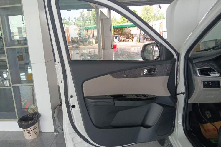 Used Foton Jiatu im6 2017 1.5L Zhiyue Model Left Front Door Interior