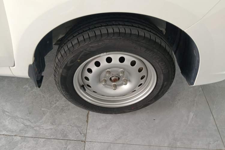 Used Foton Jiatu im6 2017 1.5L Zhiyue Model Right Rear Wheel Hub