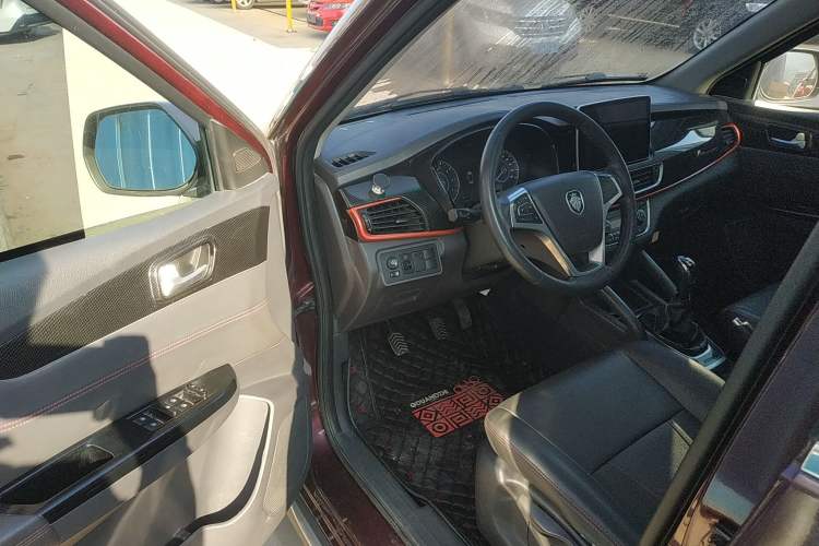 Used Foton Jiatu im8 2017 1.5L ZhiZun Model Driver Seat