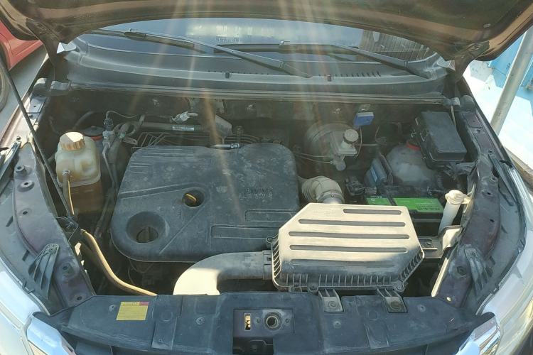 Used Foton Jiatu im8 2017 1.5L ZhiZun Model Engine Bay