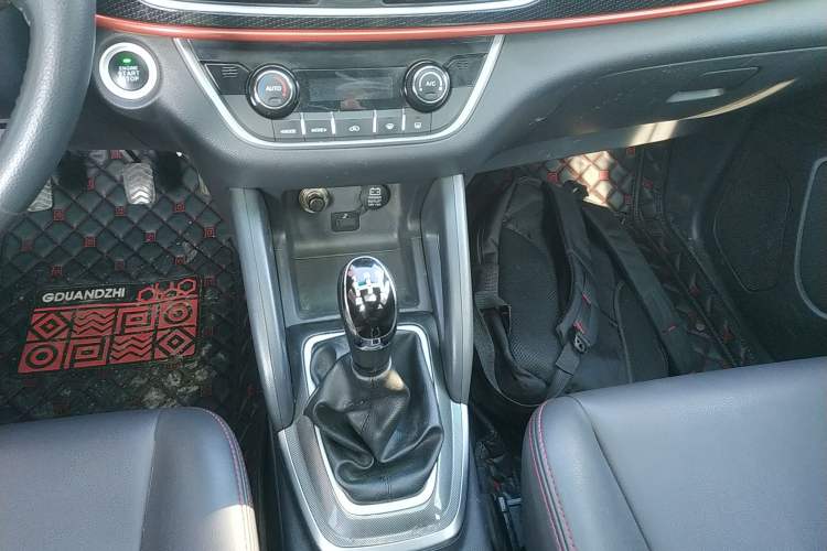 Used Foton Jiatu im8 2017 1.5L ZhiZun Model Gear Lever