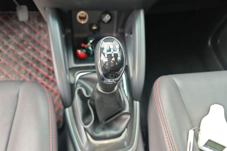 Used Foton Jiatu im8 2017 1.5L ZhiZun Model Gear Lever