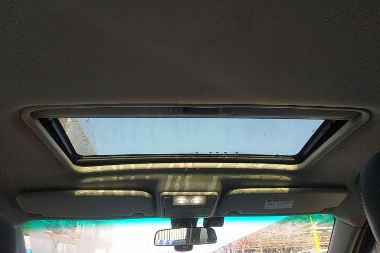 Used Foton Jiatu im8 2017 1.5L ZhiZun Model Headliner