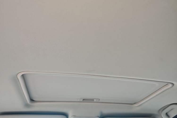 Used Foton Jiatu im8 2017 1.5L ZhiZun Model Headliner