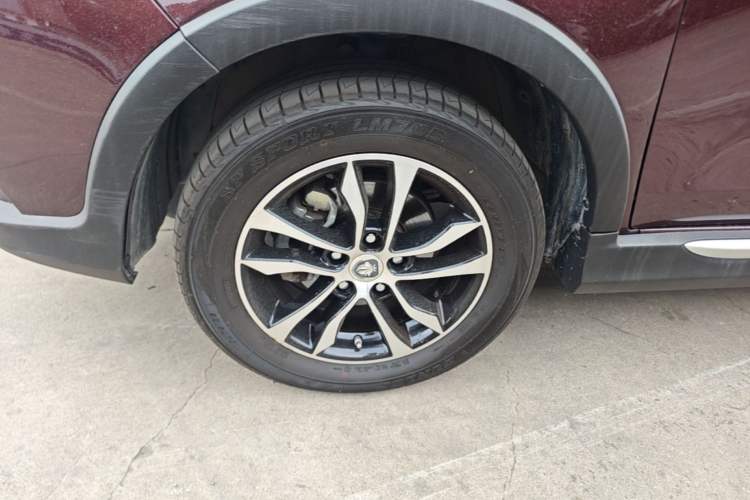 Used Foton Jiatu im8 2017 1.5L ZhiZun Model Left Front Wheel Hub