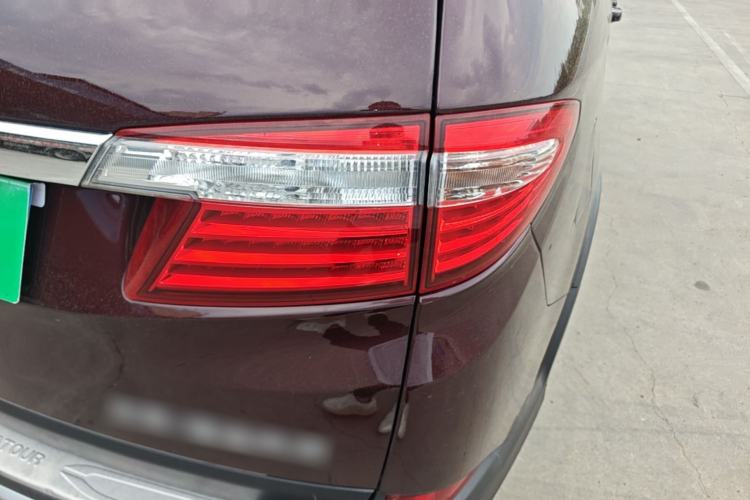Used Foton Jiatu im8 2017 1.5L ZhiZun Model Right Rear Taillight