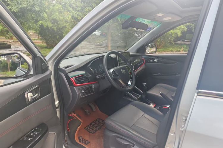 Used Foton Jiatu im8 2017 1.5L Smart-Style Model Interior 2