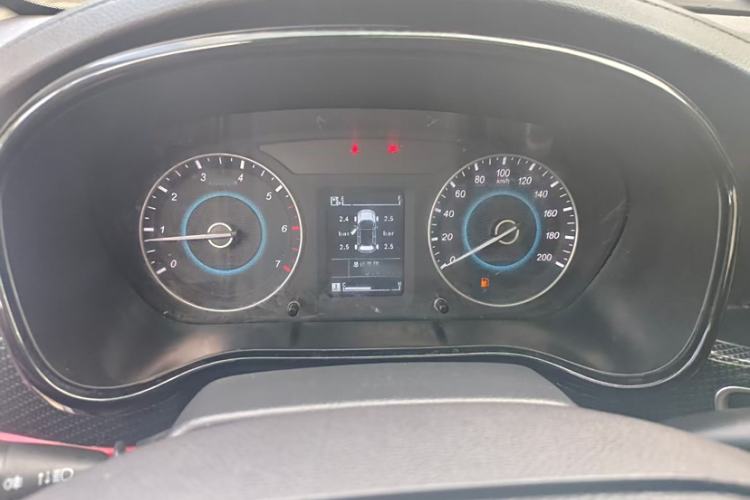 Used Foton Jiatu im8 2017 1.5L Smart-Style Model Interior 5