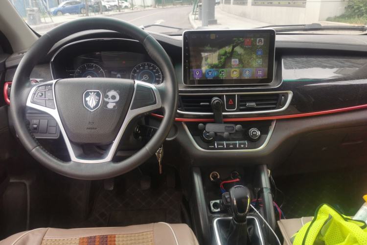 Used Foton Jiatu im8 2017 1.5L Zhishang Model Center Console