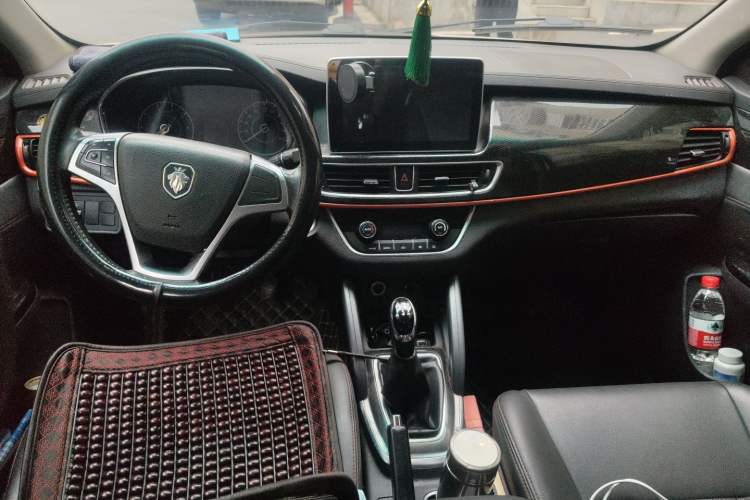 Used Foton Jiatu im8 2017 1.5L ZhiZun Model Center Console