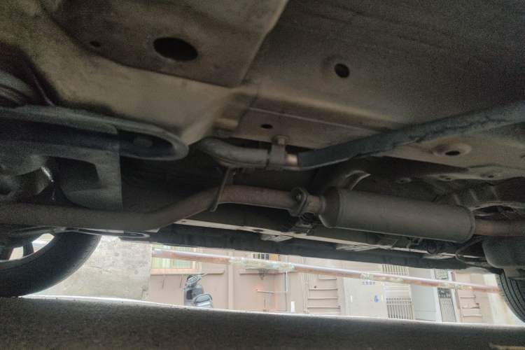 Used Foton Jiatu im8 2017 1.5L ZhiZun Model Chassis Front Left