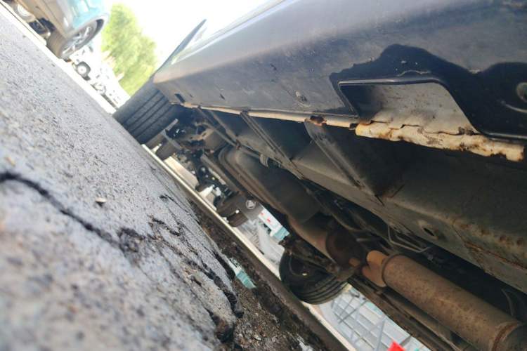 Used Foton Jiatu im8 2017 1.5L ZhiZun Model Chassis Front Right