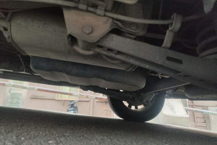 Used Foton Jiatu im8 2017 1.5L ZhiZun Model Chassis Rear Left