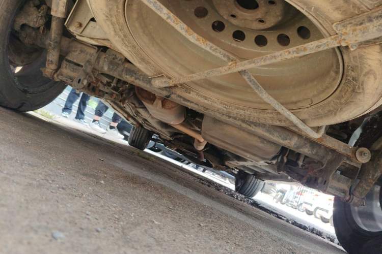 Used Foton Jiatu im8 2017 1.5L ZhiZun Model Chassis Rear