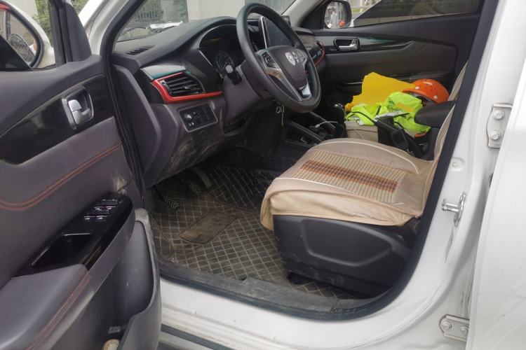 Used Foton Jiatu im8 2017 1.5L Zhishang Model Driver Seat