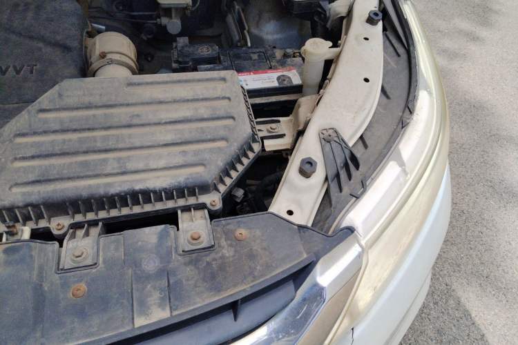 Used Foton Jiatu im8 2017 1.5L Smart-Style Model Engine Bay Left