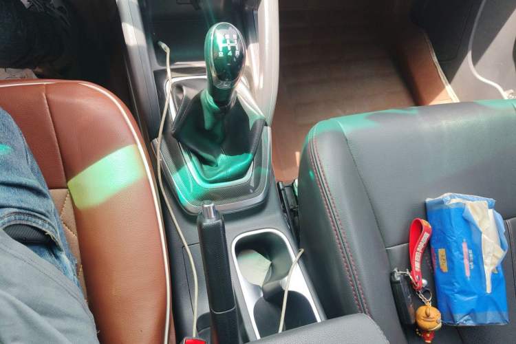 Used Foton Jiatu im8 2017 1.5L ZhiZun Model Gear Lever