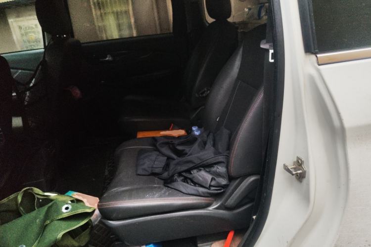 Used Foton Jiatu im8 2017 1.5L ZhiZun Model Left Rear Seat