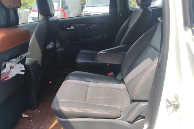Used Foton Jiatu im8 2017 1.5L ZhiZun Model Left Rear Seat