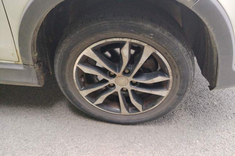Used Foton Jiatu im8 2017 1.5L Smart-Style Model Right Front Wheel Hub