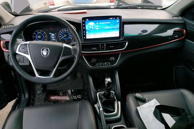 Used Foton Jiatu im8 2018 1.5L Manual Luxury Model Center Console