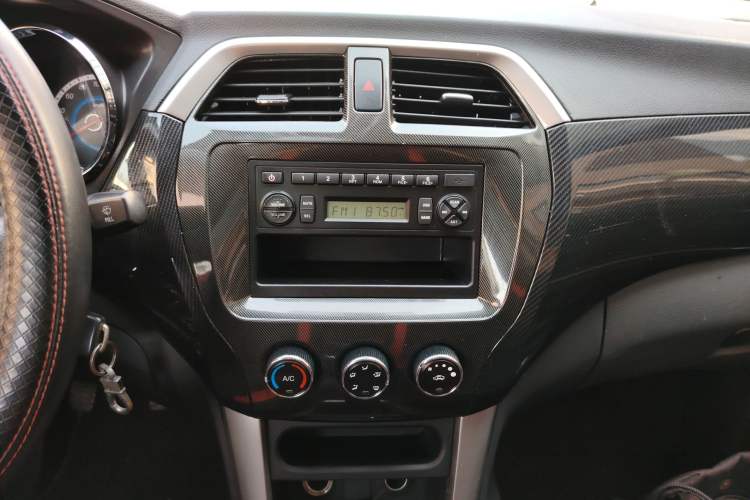 Used Foton Jiatu ix7 2016 1.5L ZhiShang Model Audio And AC Panel