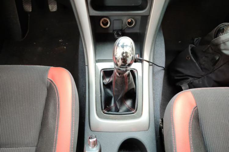 Used Foton Jiatu ix7 2016 1.5L ZhiShang Model Interior 10