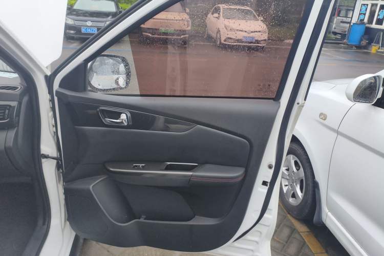 Used Foton Jiatu ix7 2016 1.5L ZhiShang Model Interior 2