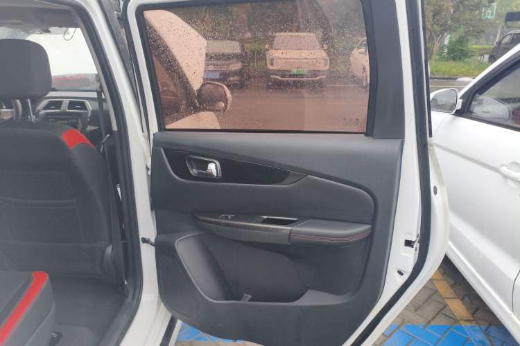 Used Foton Jiatu ix7 2016 1.5L ZhiShang Model Interior 3