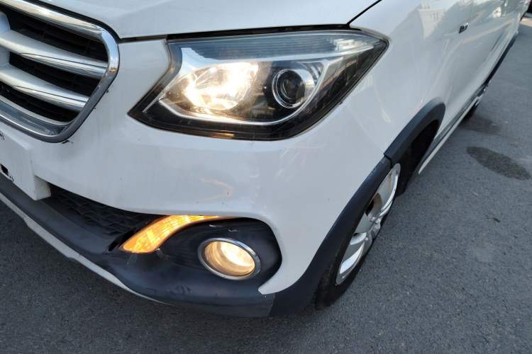 Used Foton Jiatu ix7 2016 1.5L ZhiShang Model Left Front Headlight