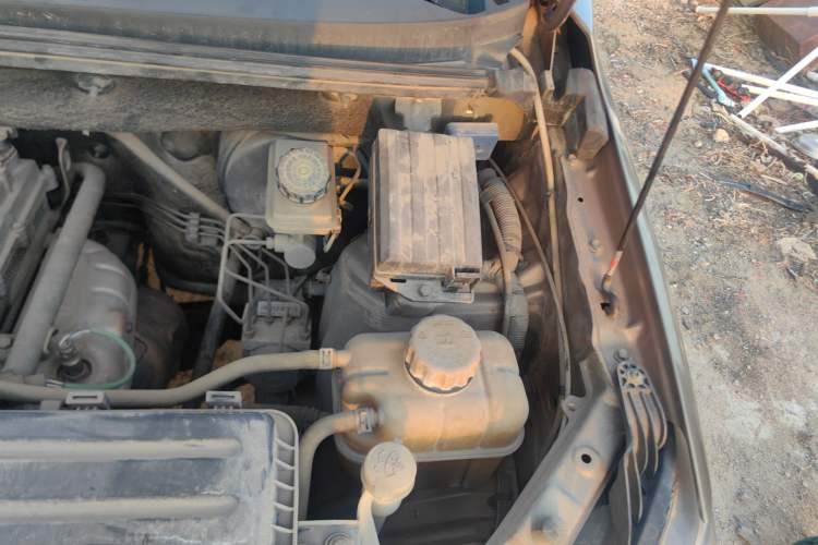 Used Foton Jiatu ix7 2016 1.5L ZhiZun Model Engine Bay Left