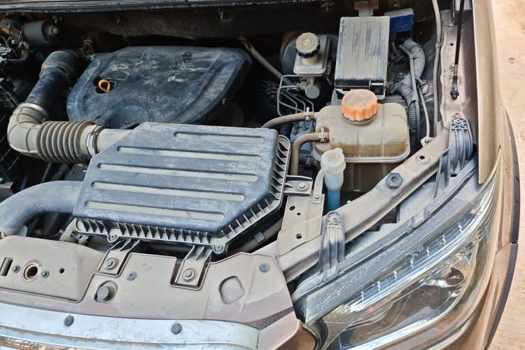 Used Foton Jiatu ix7 2016 1.5L ZhiZun Model Engine Bay Left