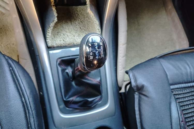 Used Foton Jiatu ix7 2016 1.5L ZhiZun Model Gear Lever