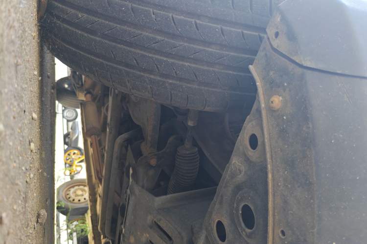 Used Foton Jiatu ix7 2016 1.5L Smart-Style Trim Chassis Front Right