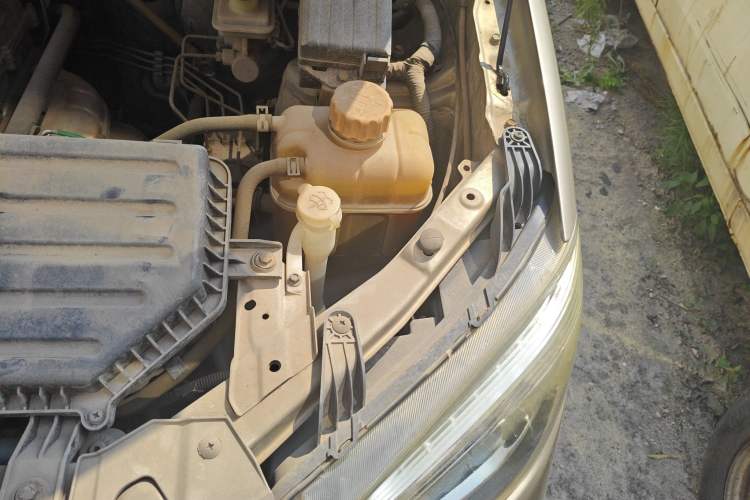 Used Foton Jiatu ix7 2016 1.5L Smart-Style Trim Engine Bay Left