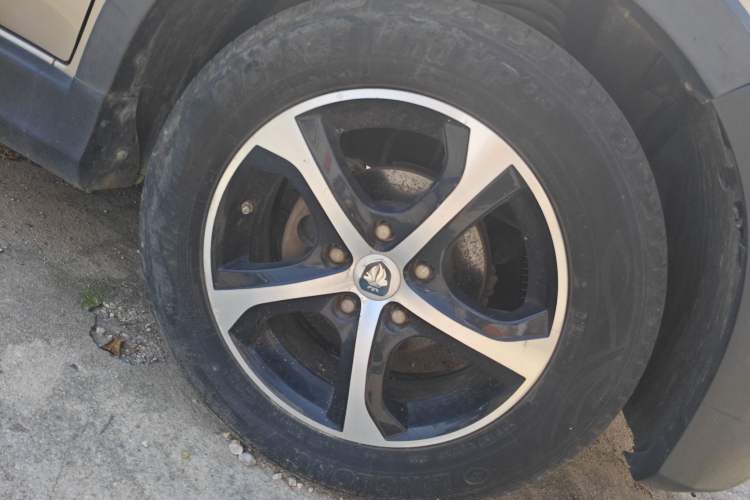 Used Foton Jiatu ix7 2016 1.5L Smart-Style Trim Right Front Wheel Hub