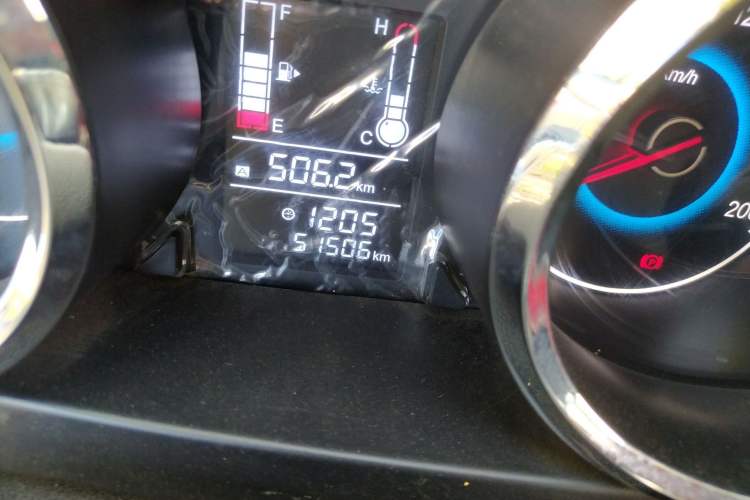 Used Foton Jiatu ix7 2016 1.5L ZhiShang Model Odometer Close Up